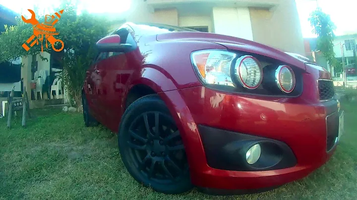 Aplicación de pintura removible en rines de Chevrolet Sonic LTZ.
